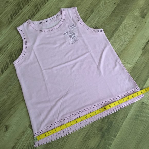 Lilac Die Cut Hem Floral Embroidered Tank Top - Picture 13 of 14